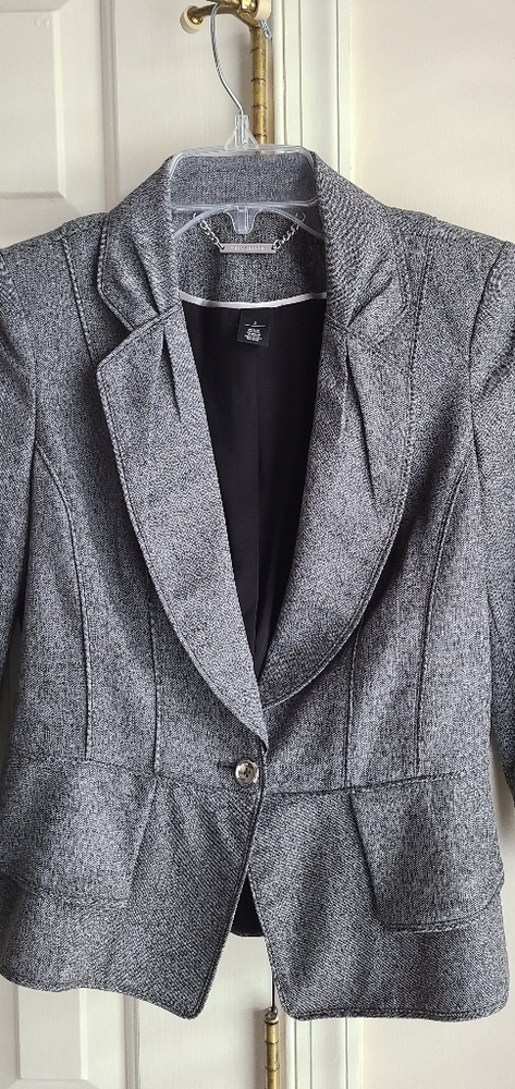 WHBM beautiful 3/4 sleeve tailored gray blazer
